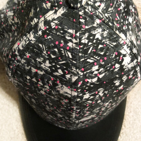 Must Go! 2/$10 Cotton On Baseball Cap - Picture 2 of 2